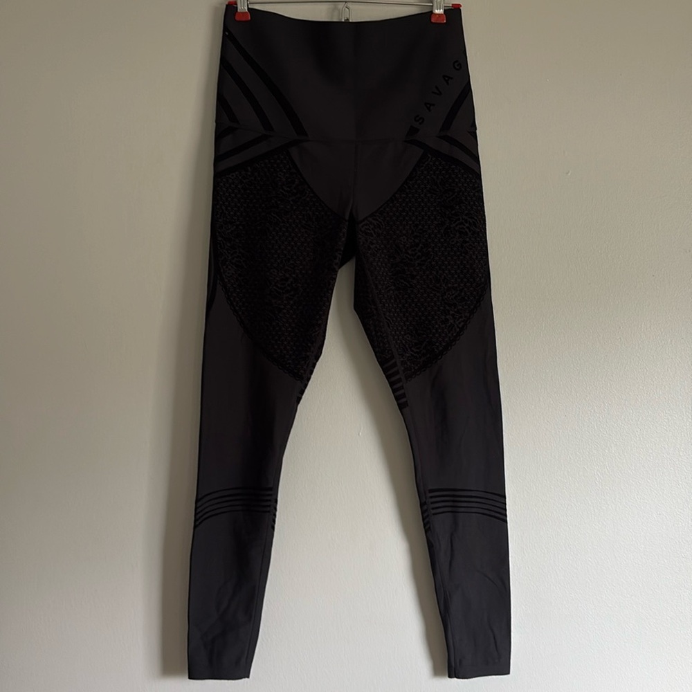 SAVAGE X FENTY LEGGINGS, size 1X (16-18), color/black